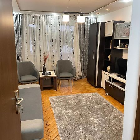 Apartament Atmosphere Apartment Petrosani Luaran gambar